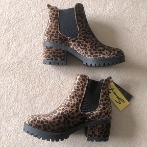 Pull on Bootie Leopard print